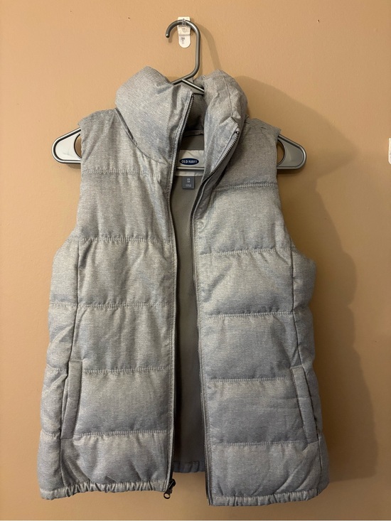 Old Navy Jackets & Blazers - Old Navy Light Gray Quilted Puffer Vest